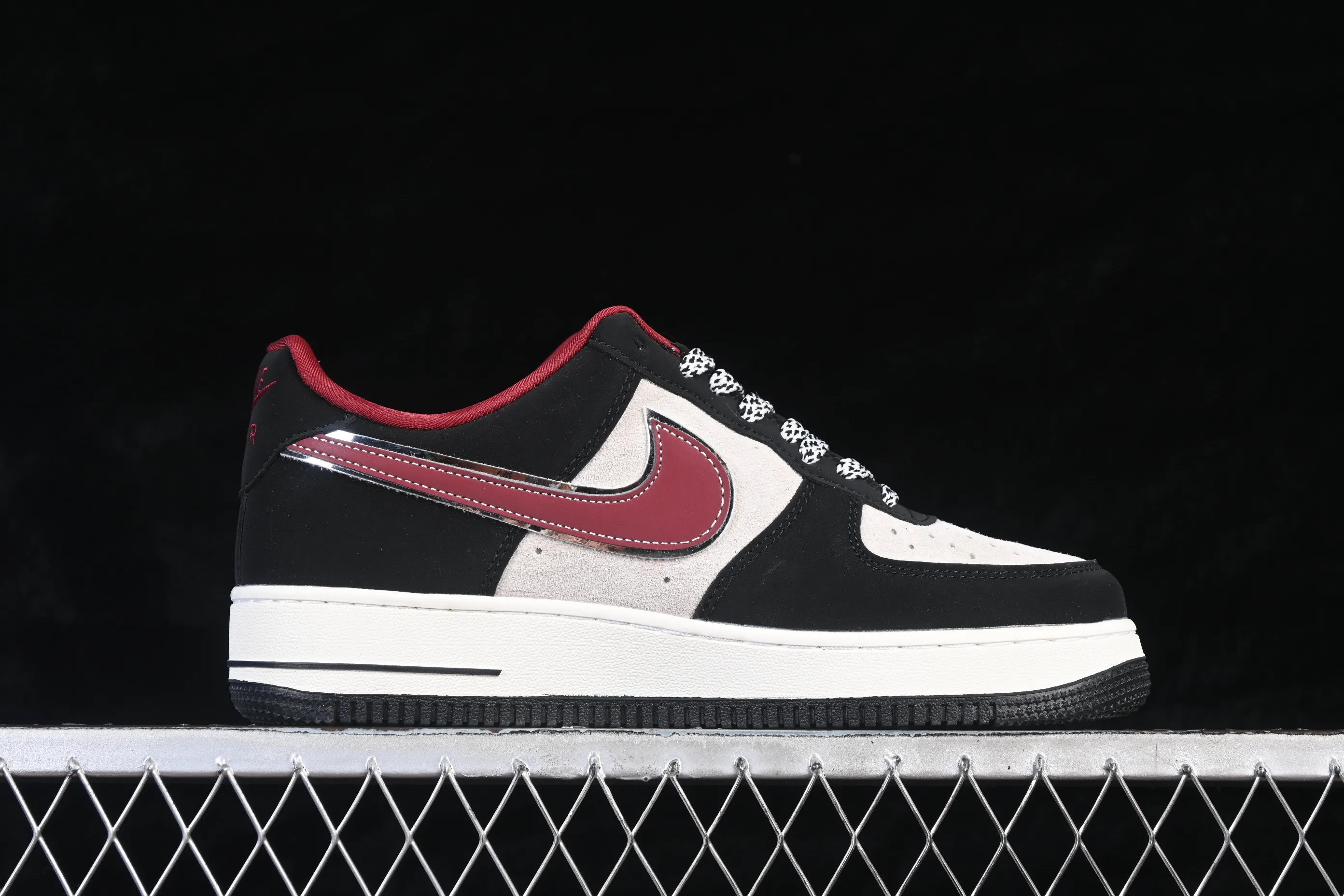 All categories Nk Air Force 1 Air Force series Nk Air Force 1 Low Air Force low-top Nike Air Force 1'07 Low Black and red contrast Air Force 1 low-top casual sneakers SY1388-029